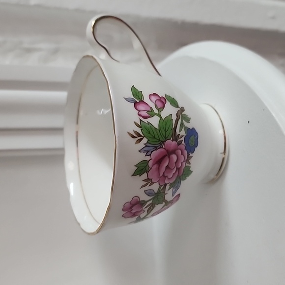 Vintage Colclough Fine Bone China Cup and Saucer Made in England - Picture 3 of 8